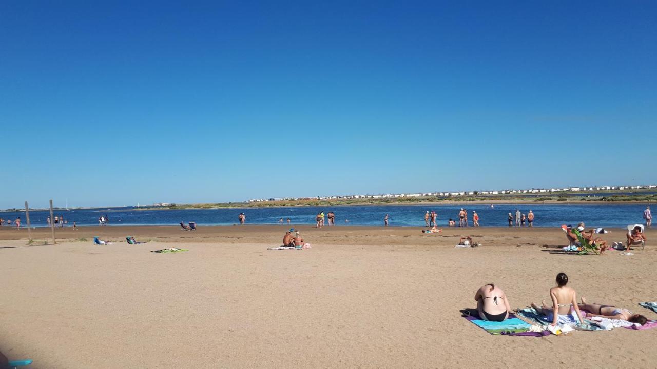 Studio Cabine Avec Jardinet A 30 M De La Plage, Au Calme. Gruissan Exterior foto