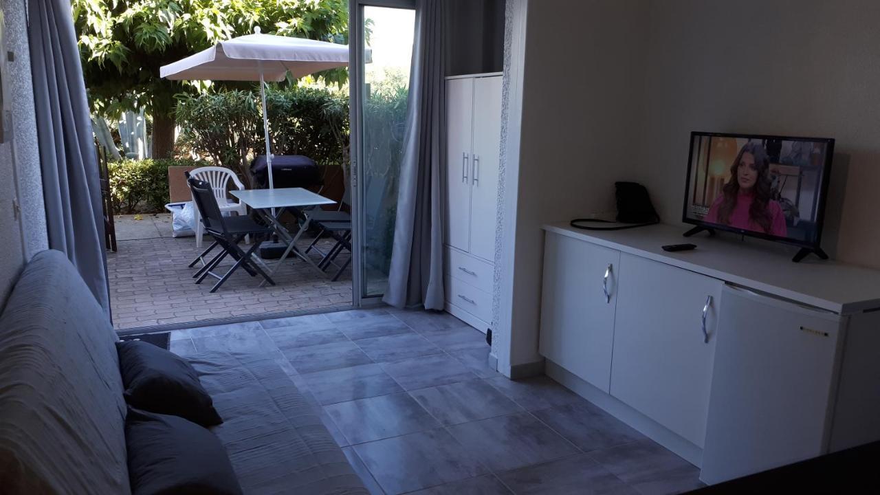 Studio Cabine Avec Jardinet A 30 M De La Plage, Au Calme. Gruissan Exterior foto